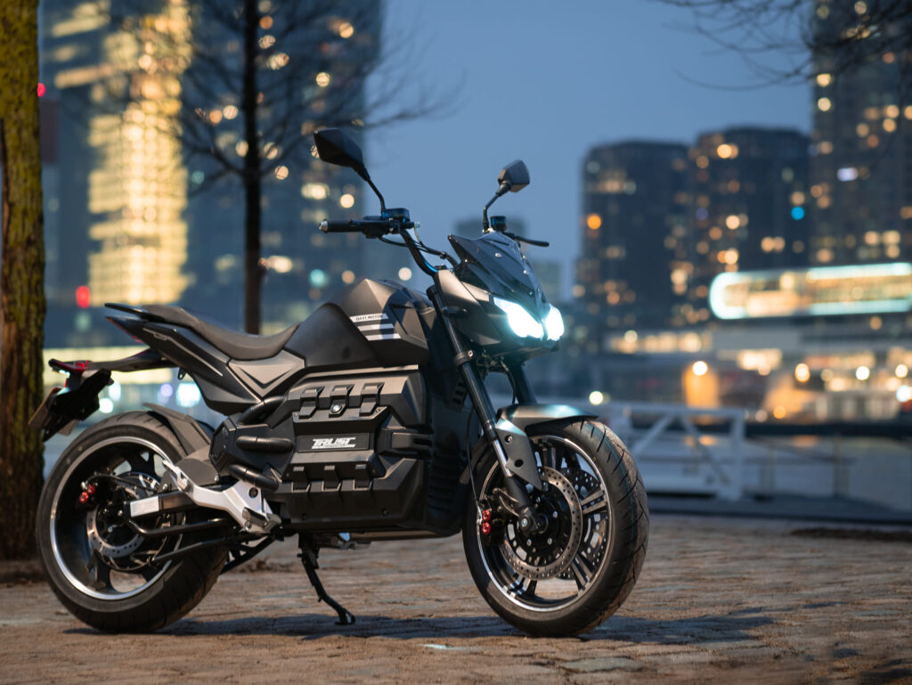 Dayi Motor - E-odin pro - THE PACK - Electric Motorcycle News